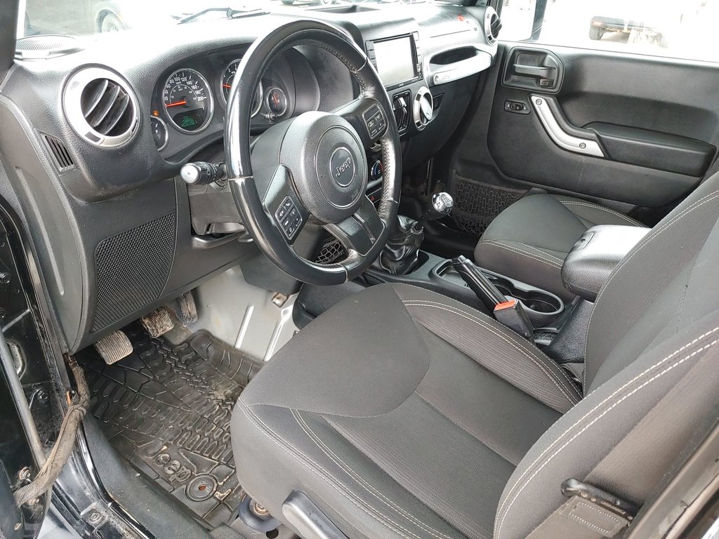 2016 Jeep Wrangler Unlimited Sahara | 6 Speed | AC | AT Tires in Saint John, New Brunswick - 12 - w1024h768px