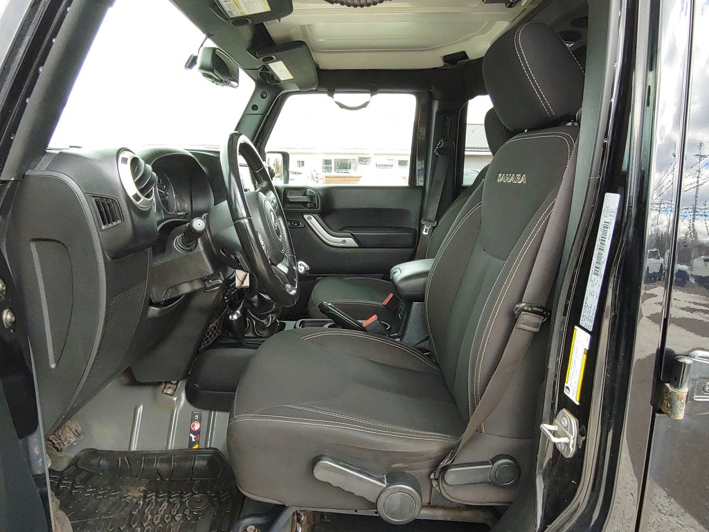 2016 Jeep Wrangler Unlimited Sahara | 6 Speed | AC | AT Tires in Saint John, New Brunswick - 13 - w1024h768px