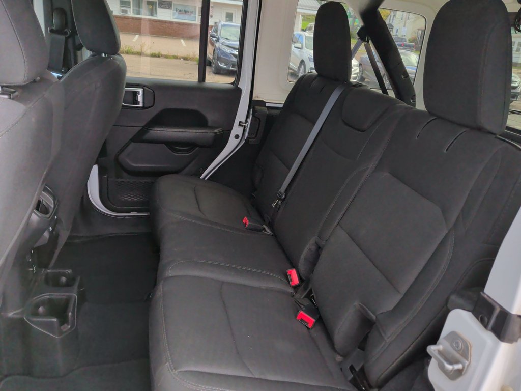 2022 Jeep WRANGLER UNLIMITED SAHARA | Hard Top | Cam | USB in Saint John, New Brunswick - 31 - w1024h768px