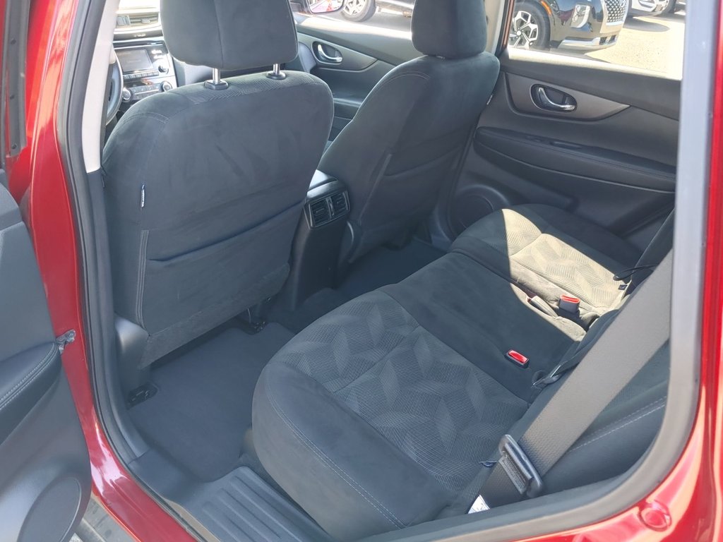 2016 Nissan Rogue SV | Cam | USB | Heated Seats in Saint John, New Brunswick - 30 - w1024h768px