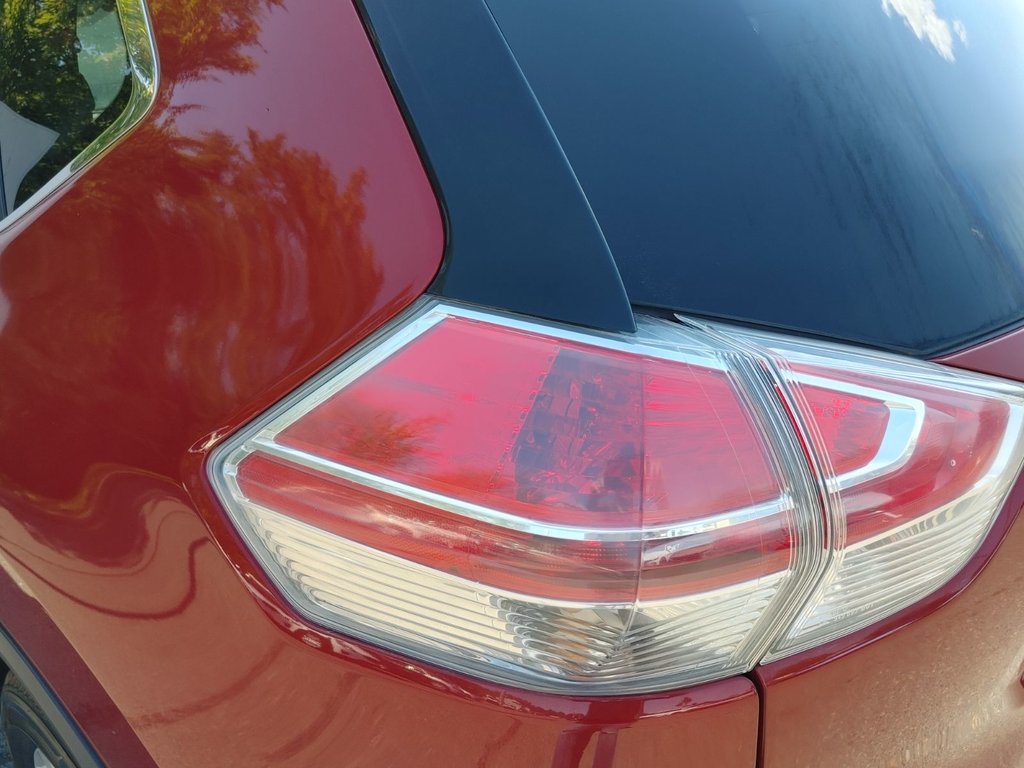 2016 Nissan Rogue SV | Cam | USB | Heated Seats in Saint John, New Brunswick - 16 - w1024h768px