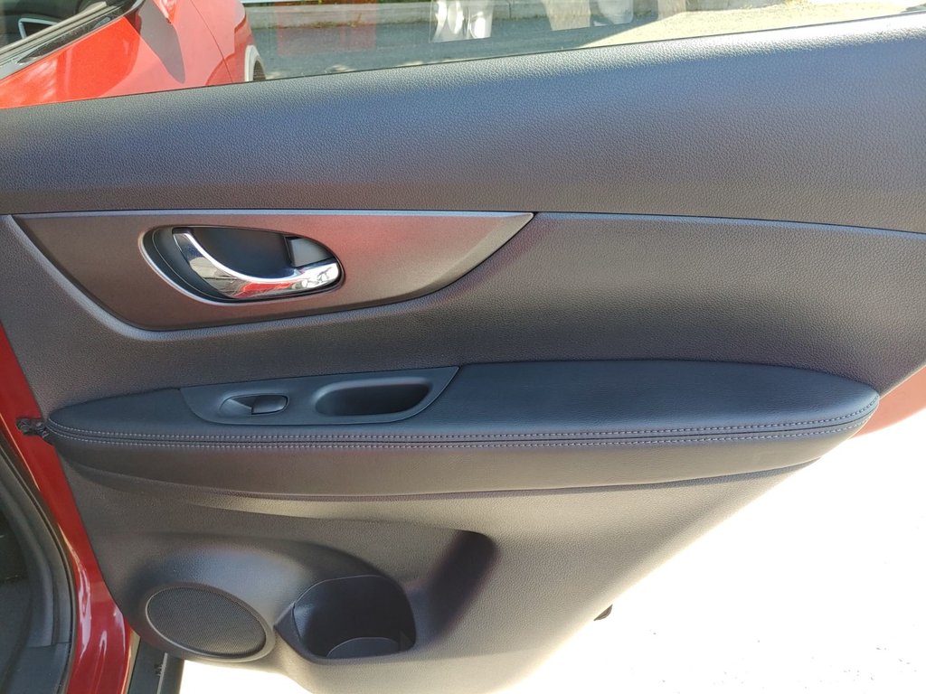 2016 Nissan Rogue SV | Cam | USB | Heated Seats in Saint John, New Brunswick - 36 - w1024h768px