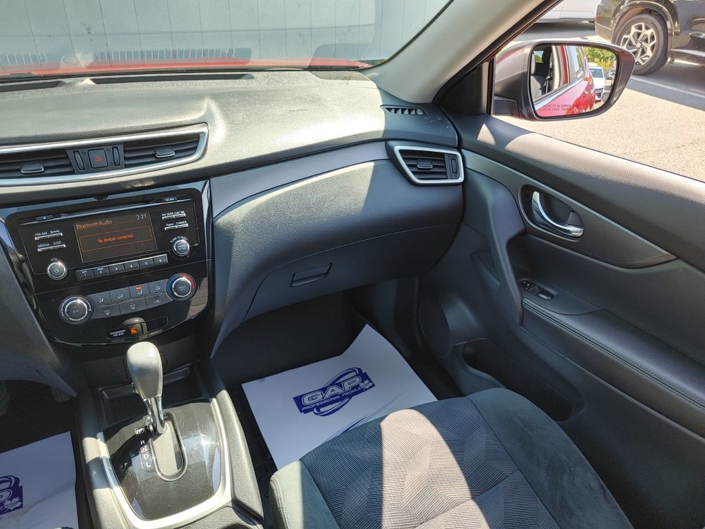 2016 Nissan Rogue SV | Cam | USB | Heated Seats in Saint John, New Brunswick - 43 - w1024h768px