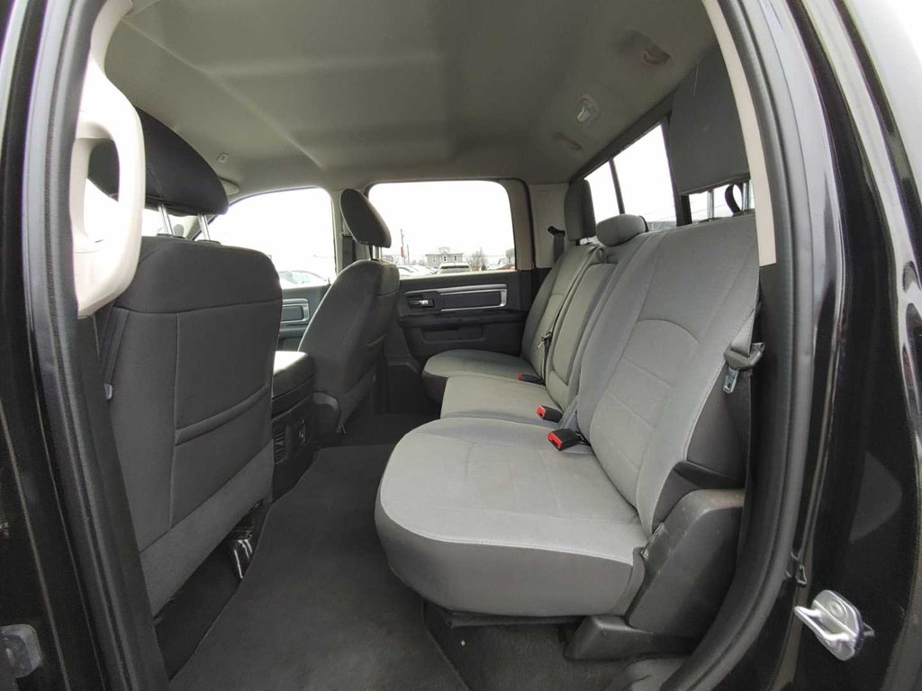 2022 Ram 1500 Classic Express | Cam | USB | Warranty to 2028 in Saint John, New Brunswick - 35 - w1024h768px