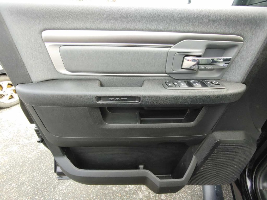 2022 Ram 1500 Classic Express | Cam | USB | Warranty to 2028 in Saint John, New Brunswick - 31 - w1024h768px