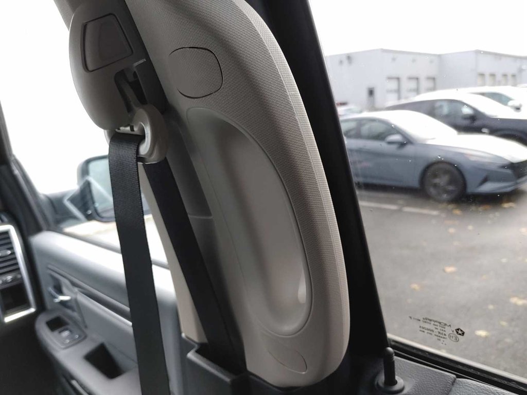 2022 Ram 1500 Classic Express | Cam | USB | Warranty to 2028 in Saint John, New Brunswick - 62 - w1024h768px