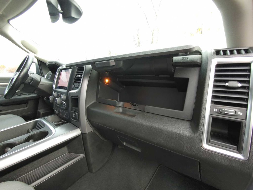 2022 Ram 1500 Classic Express | Cam | USB | Warranty to 2028 in Saint John, New Brunswick - 43 - w1024h768px