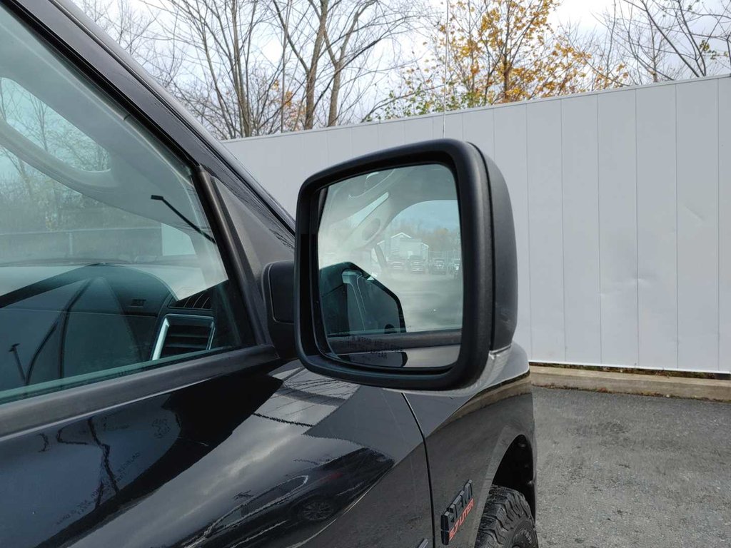 2022 Ram 1500 Classic Express | Cam | USB | Warranty to 2028 in Saint John, New Brunswick - 26 - w1024h768px