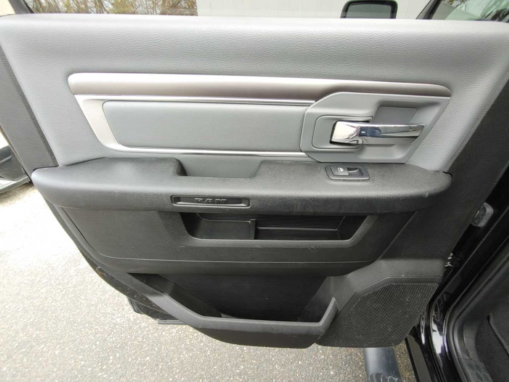 2022 Ram 1500 Classic Express | Cam | USB | Warranty to 2028 in Saint John, New Brunswick - 36 - w1024h768px