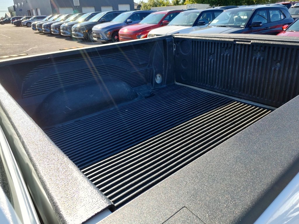 2023 Ram 1500 Classic SLT | 5.7 Hemi | 4x4 | Cam | USB | Bluetooth in Saint John, New Brunswick - 16 - w1024h768px