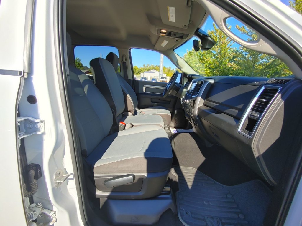 2023 Ram 1500 Classic SLT | 5.7 Hemi | 4x4 | Cam | USB | Bluetooth in Saint John, New Brunswick - 38 - w1024h768px