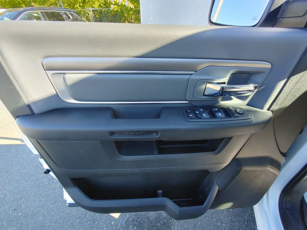 2023 Ram 1500 Classic SLT | 5.7 Hemi | 4x4 | Cam | USB | Bluetooth in Saint John, New Brunswick - 27 - w1024h768px