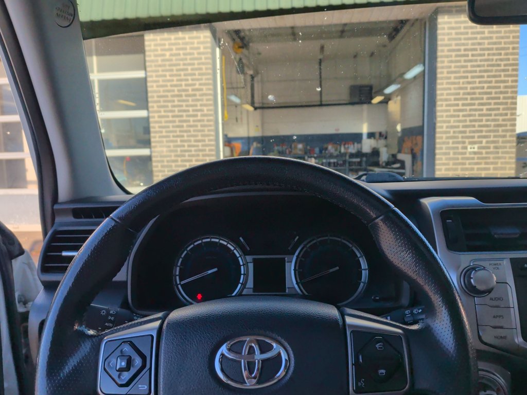 2018 Toyota 4RUNNER LIMITED | Leather | Sunroof | Cam in Saint John, New Brunswick - 13 - w1024h768px