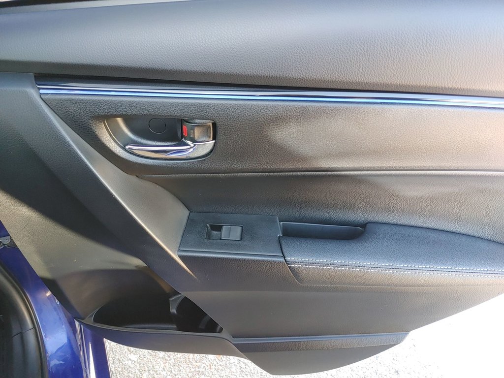 2018 Toyota Corolla SE | Sunroof | Cam | USB | Heated Seats in Saint John, New Brunswick - 39 - w1024h768px