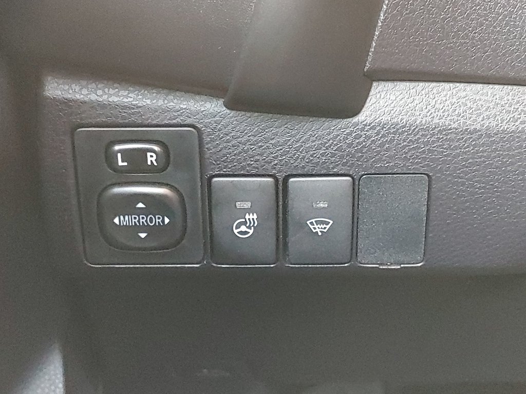 2018 Toyota Corolla SE | Sunroof | Cam | USB | Heated Seats in Saint John, New Brunswick - 22 - w1024h768px