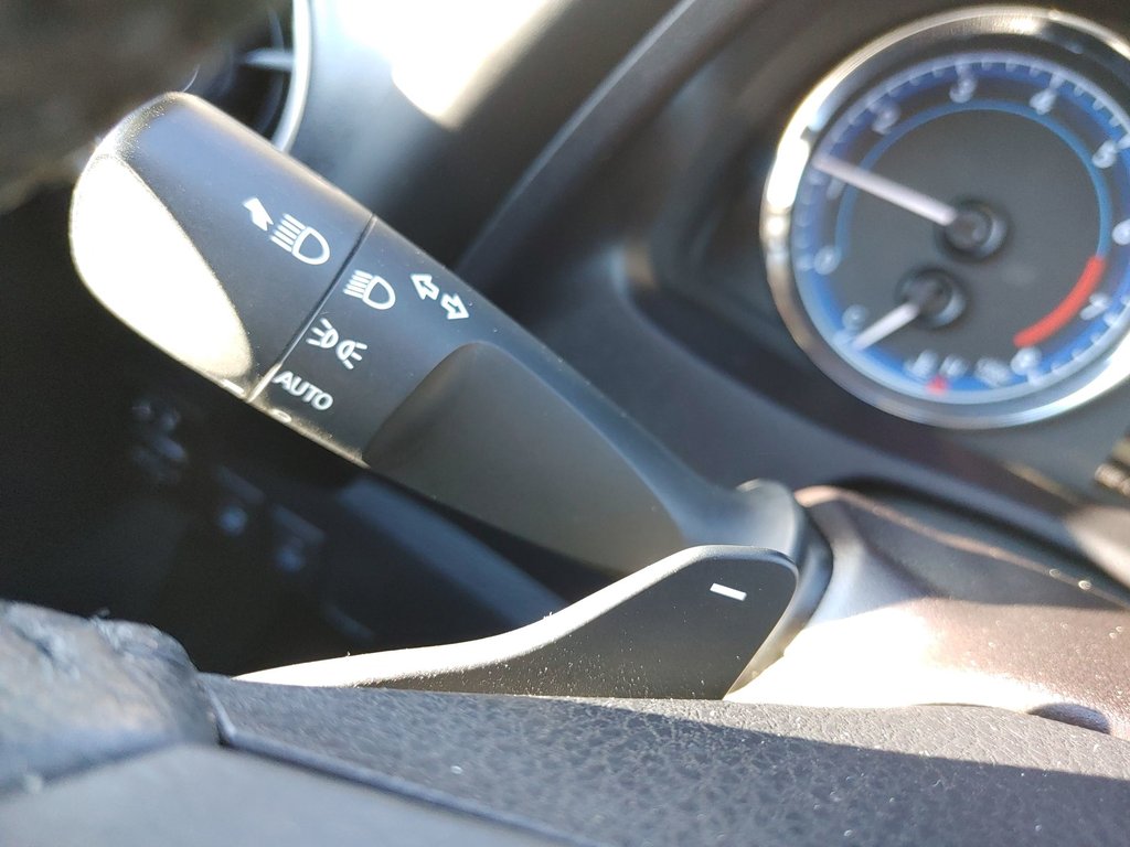 2018 Toyota Corolla SE | Sunroof | Cam | USB | Heated Seats in Saint John, New Brunswick - 18 - w1024h768px