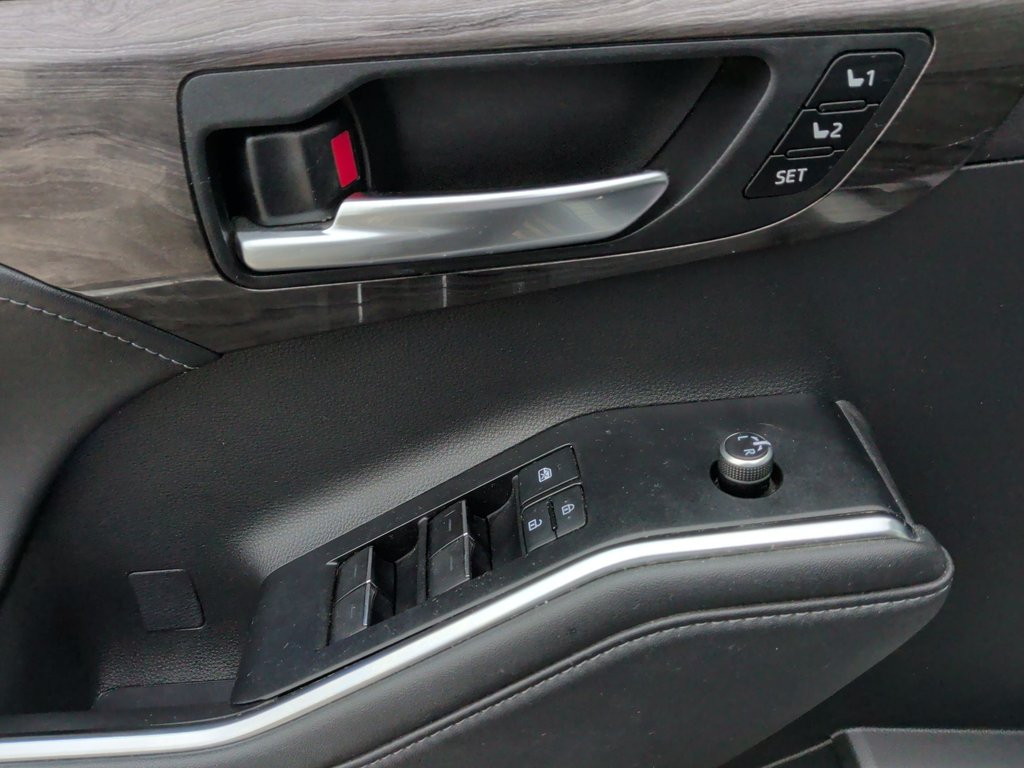 2020 Toyota HIGHLANDER PLATINUM | Leather | Sunroof | Cam in Saint John, New Brunswick - 15 - w1024h768px