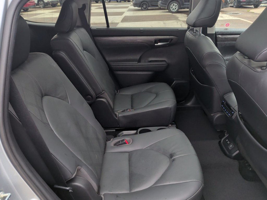 2020 Toyota HIGHLANDER PLATINUM | Leather | Sunroof | Cam in Saint John, New Brunswick - 38 - w1024h768px