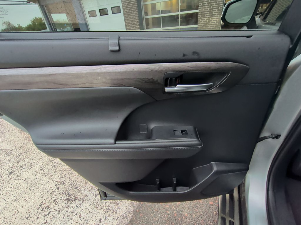 2020 Toyota HIGHLANDER PLATINUM | Leather | Sunroof | Cam in Saint John, New Brunswick - 34 - w1024h768px