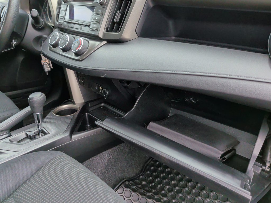 2015 Toyota RAV4 LE | Cam | USB | Air Conditioning in Saint John, New Brunswick - 39 - w1024h768px