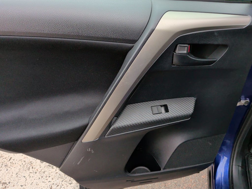 2015 Toyota RAV4 LE | Cam | USB | Air Conditioning in Saint John, New Brunswick - 32 - w1024h768px