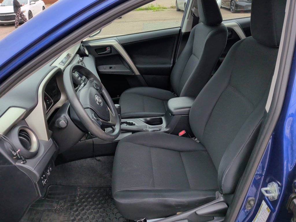 2015 Toyota RAV4 LE | Cam | USB | Air Conditioning in Saint John, New Brunswick - 11 - w1024h768px