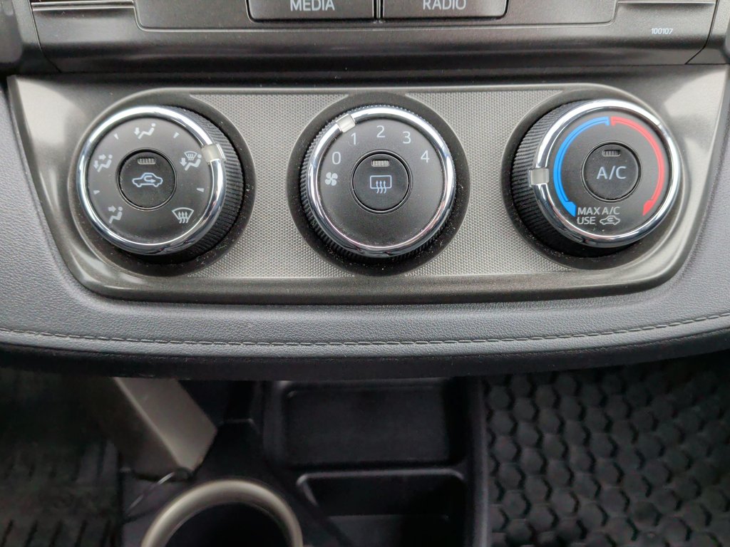 2015 Toyota RAV4 LE | Cam | USB | Air Conditioning in Saint John, New Brunswick - 25 - w1024h768px