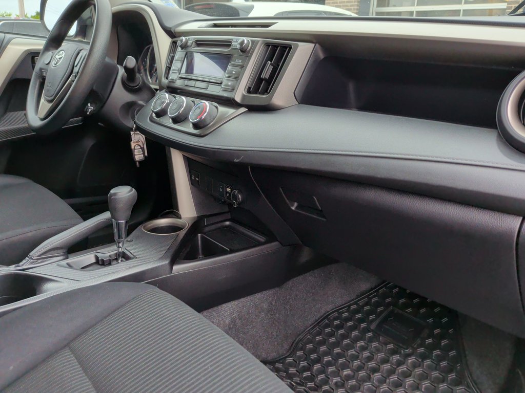 2015 Toyota RAV4 LE | Cam | USB | Air Conditioning in Saint John, New Brunswick - 40 - w1024h768px