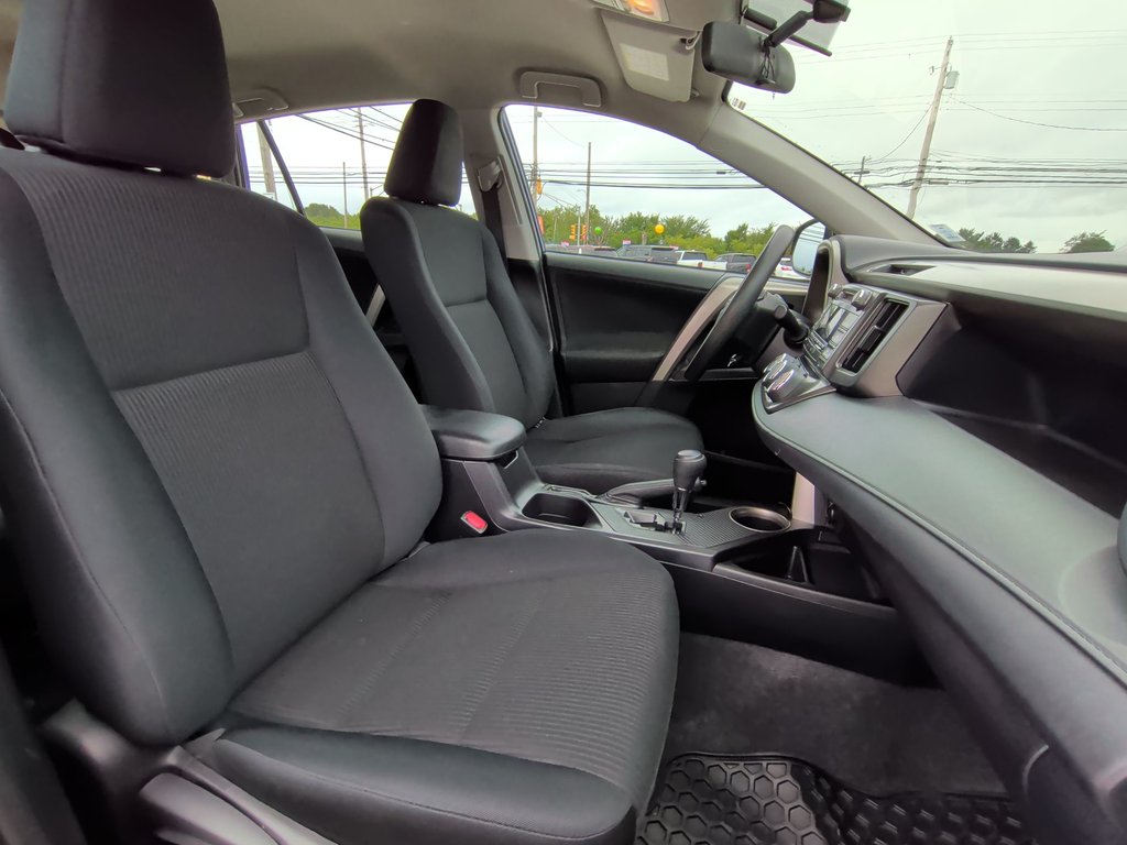2015 Toyota RAV4 LE | Cam | USB | Air Conditioning in Saint John, New Brunswick - 42 - w1024h768px