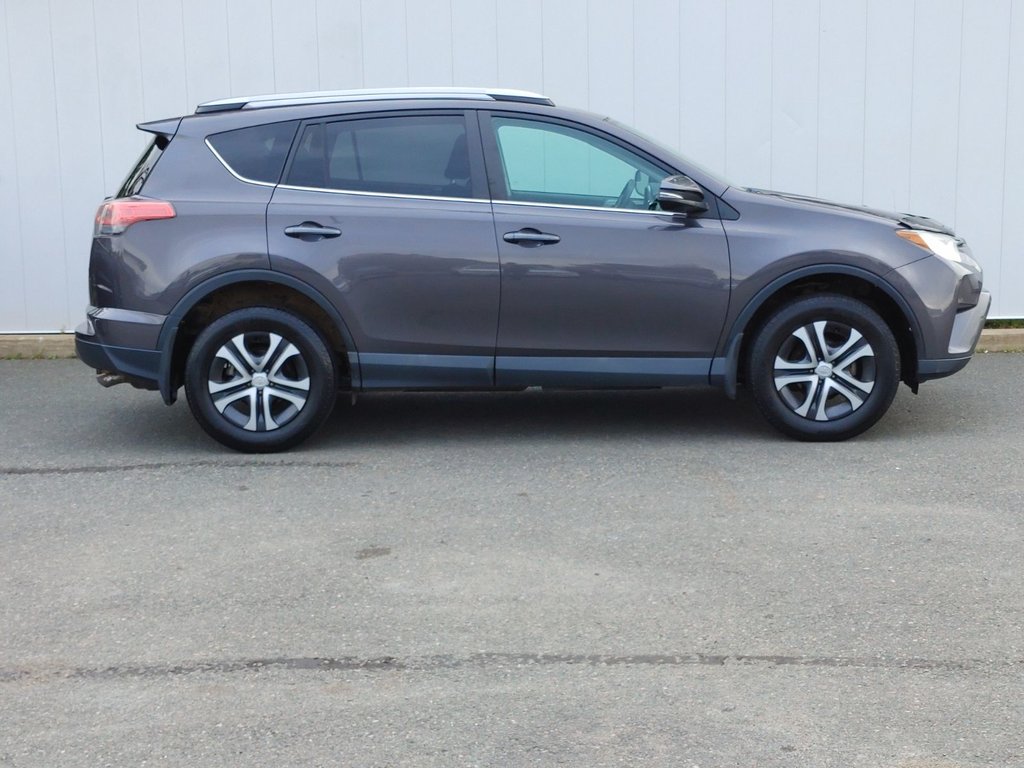 2017  RAV4 LE | Cam | USB | HtdSeats | Bluetooth | Keyless in Saint John, New Brunswick - 2 - w1024h768px