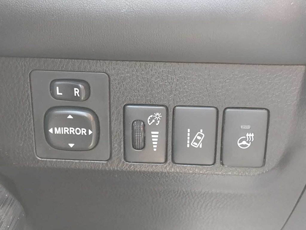 2017 Toyota RAV4 Limited | Leather | Roof | Nav in Saint John, New Brunswick - 41 - w1024h768px