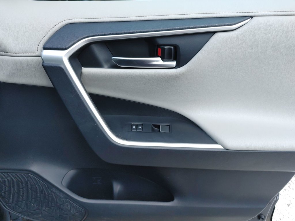 2019 Toyota RAV4 LIMITED in Saint John, New Brunswick - 41 - w1024h768px