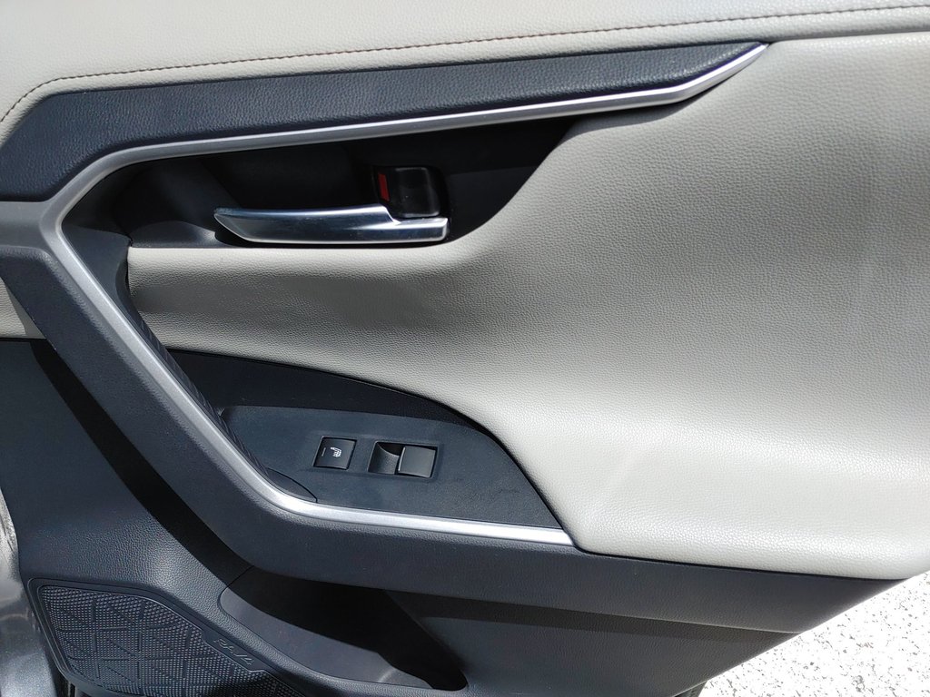 2019 Toyota RAV4 LIMITED in Saint John, New Brunswick - 38 - w1024h768px