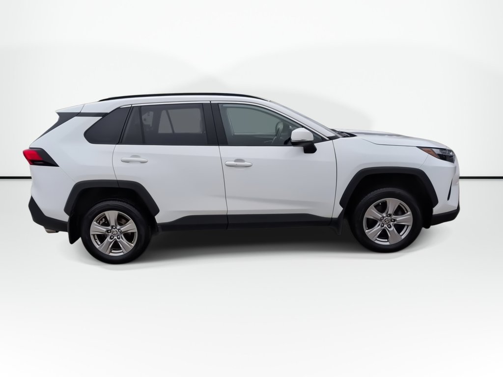 2022 Toyota RAV4 XLE | Sunroof | Cam | USB | HtdSeats in Saint John, New Brunswick - 8 - w1024h768px