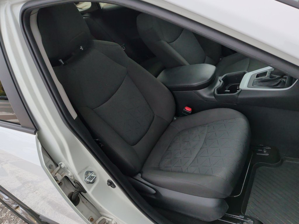 2022 Toyota RAV4 XLE | Sunroof | Cam | USB | HtdSeats in Saint John, New Brunswick - 41 - w1024h768px