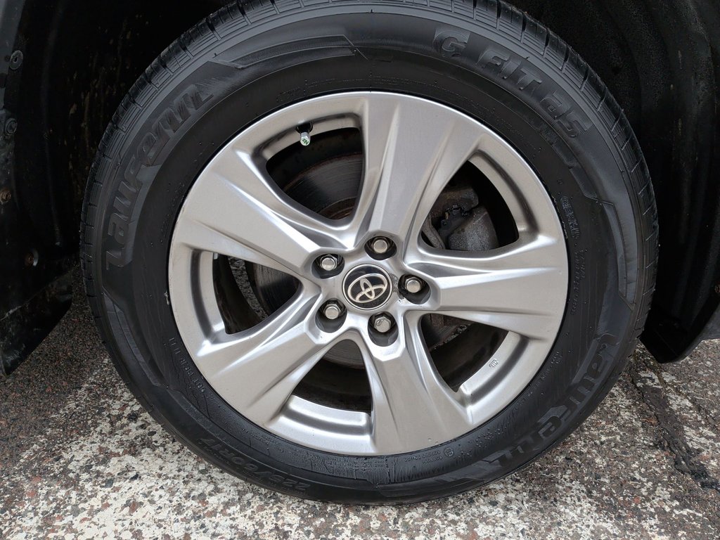 2022 Toyota RAV4 XLE | Sunroof | Cam | USB | HtdSeats in Saint John, New Brunswick - 10 - w1024h768px