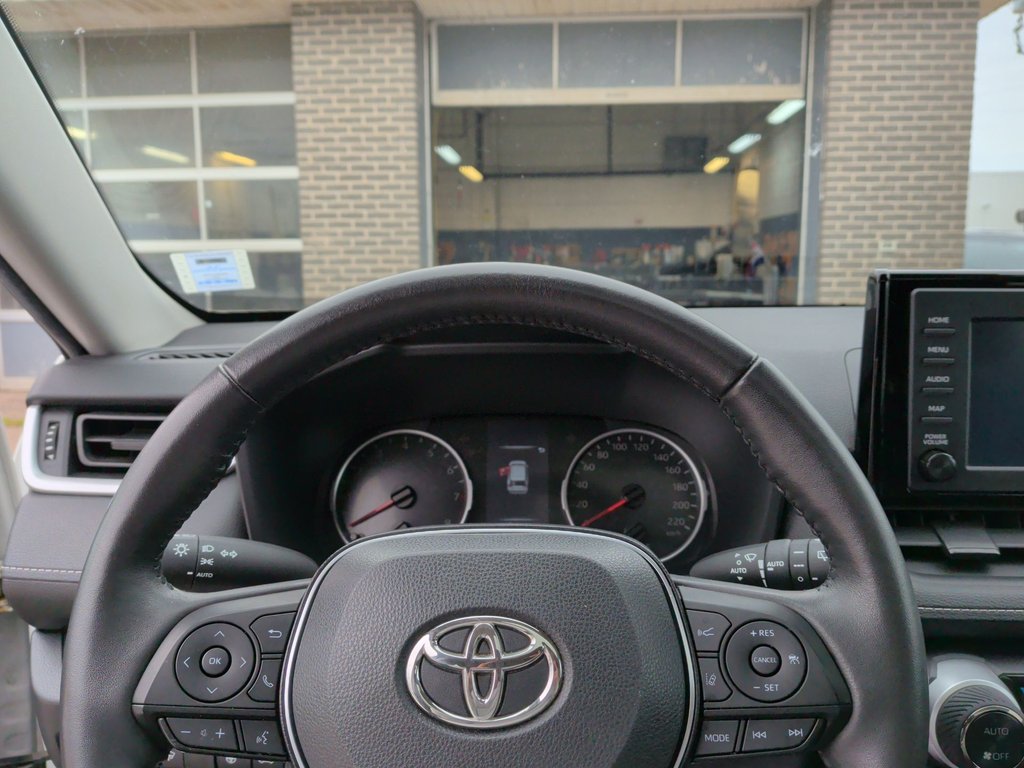 2022 Toyota RAV4 XLE | Sunroof | Cam | USB | HtdSeats in Saint John, New Brunswick - 13 - w1024h768px