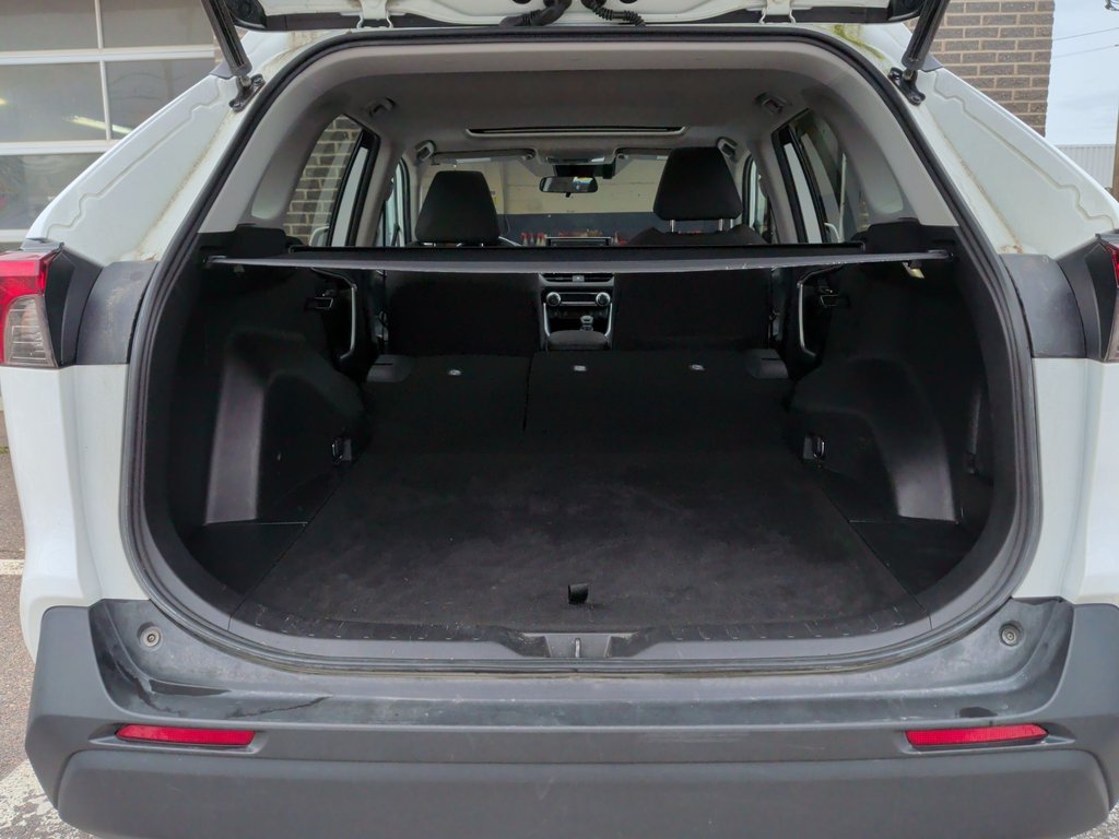 2022 Toyota RAV4 XLE | Sunroof | Cam | USB | HtdSeats in Saint John, New Brunswick - 36 - w1024h768px