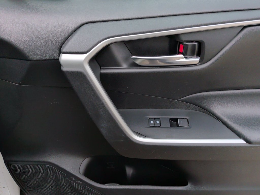 2022 Toyota RAV4 XLE | Sunroof | Cam | USB | HtdSeats in Saint John, New Brunswick - 44 - w1024h768px