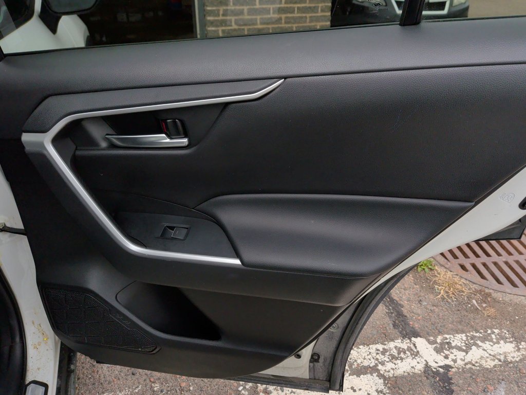 2022 Toyota RAV4 XLE | Sunroof | Cam | USB | HtdSeats in Saint John, New Brunswick - 40 - w1024h768px