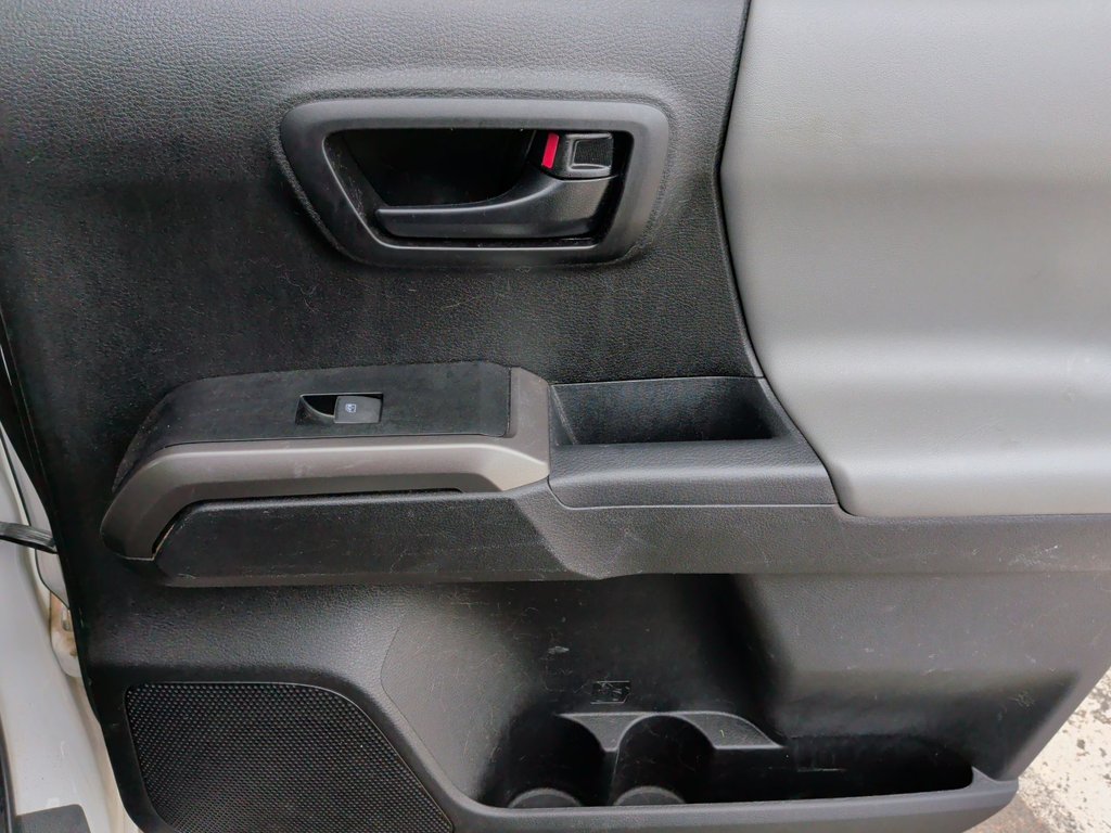 2023 Toyota Tacoma 4x4 | Cam | USB | Heated Seats in Saint John, New Brunswick - 38 - w1024h768px