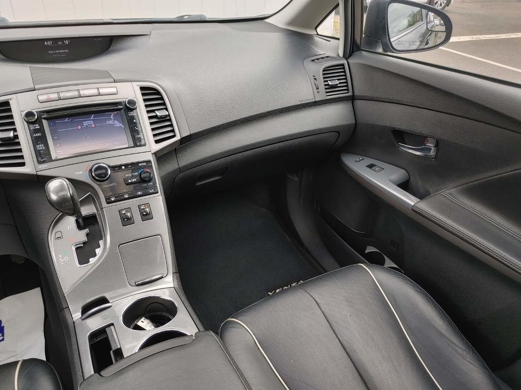 2013  Venza Limited | Leather | PanoRoof | Cam | USB | XM in Saint John, New Brunswick - 33 - w1024h768px