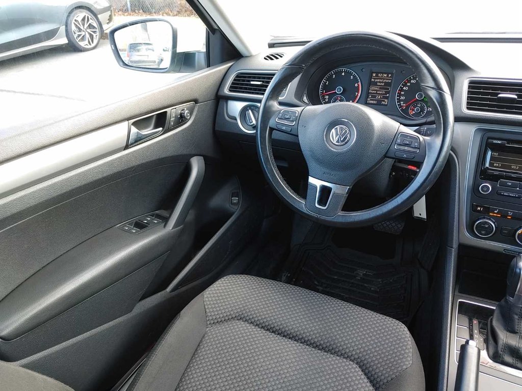 2013 Volkswagen Passat in Antigonish, Nova Scotia - 35 - w1024h768px