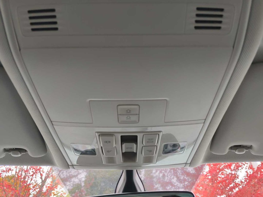 2021 Volkswagen Tiguan United | Roof | Cam | USB | Heated Seats in Saint John, New Brunswick - 54 - w1024h768px