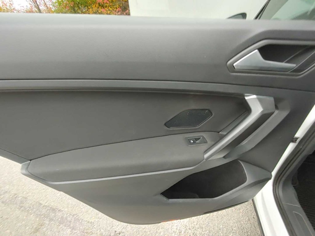 2021 Volkswagen Tiguan United | Roof | Cam | USB | Heated Seats in Saint John, New Brunswick - 34 - w1024h768px