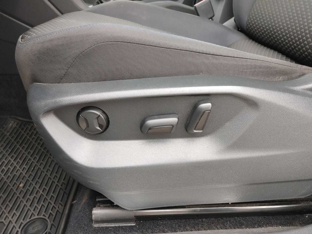 2021 Volkswagen Tiguan United | Roof | Cam | USB | Heated Seats in Saint John, New Brunswick - 30 - w1024h768px