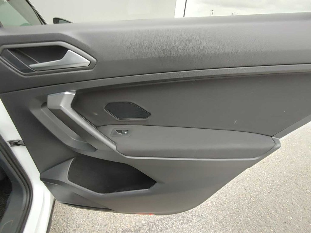 2021 Volkswagen Tiguan United | Roof | Cam | USB | Heated Seats in Saint John, New Brunswick - 38 - w1024h768px