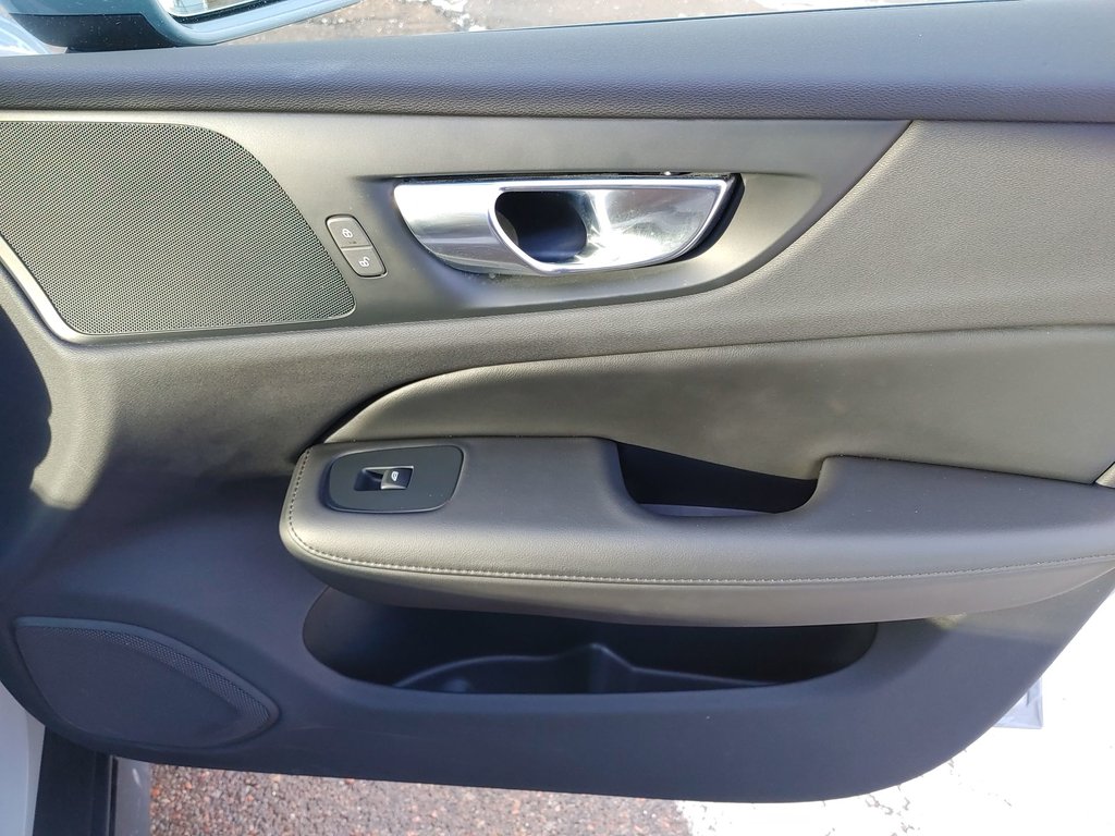 2025 Volvo V60 Cross Country Plus | Leather | Roof | Warranty to 2028 in Saint John, New Brunswick - 42 - w1024h768px