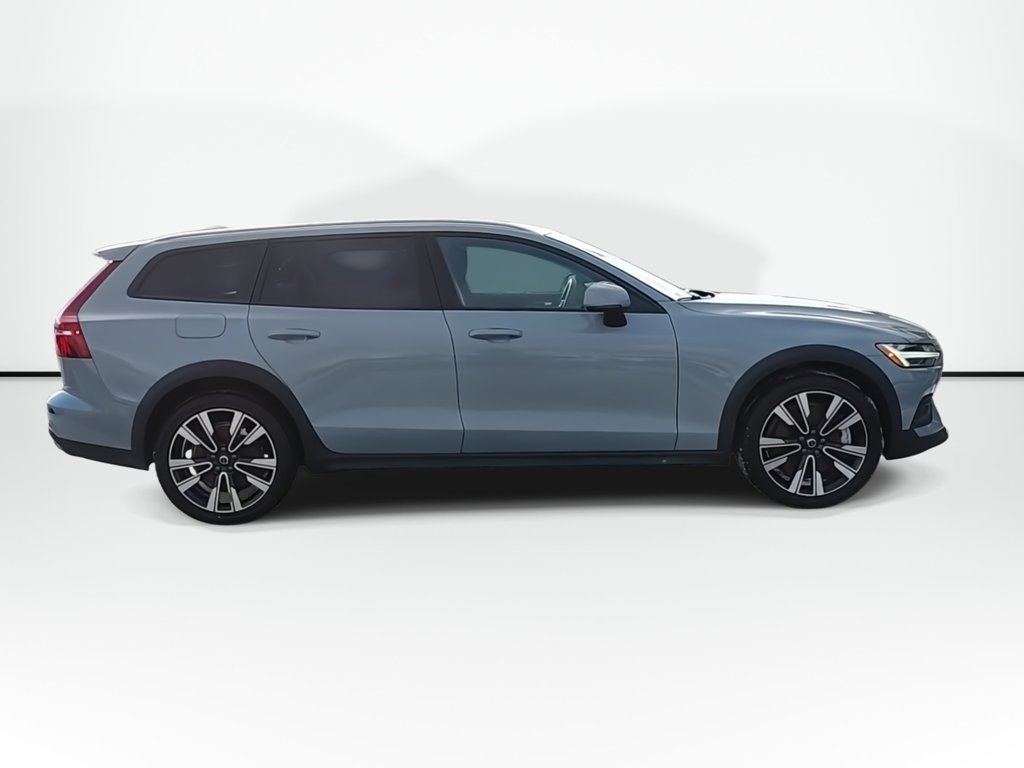 2025 Volvo V60 Cross Country Plus | Leather | Roof | Warranty to 2028 in Saint John, New Brunswick - 9 - w1024h768px