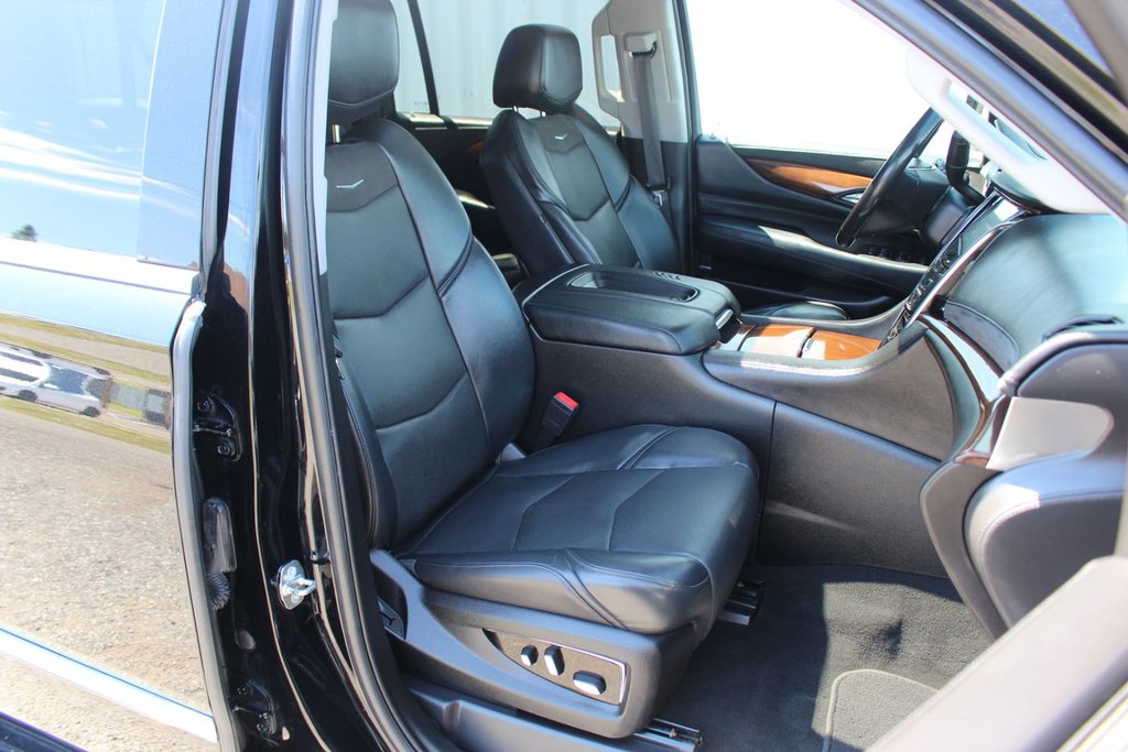 2018  Escalade ESV Luxury | Leather | SunRoof | DVD | Cam | HtdWheel in Saint John, New Brunswick - 30 - w1024h768px